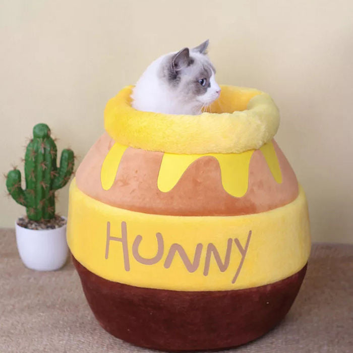 Honey Jar Cat Bed | Cozy Enclosed Winter Kennel for Cats